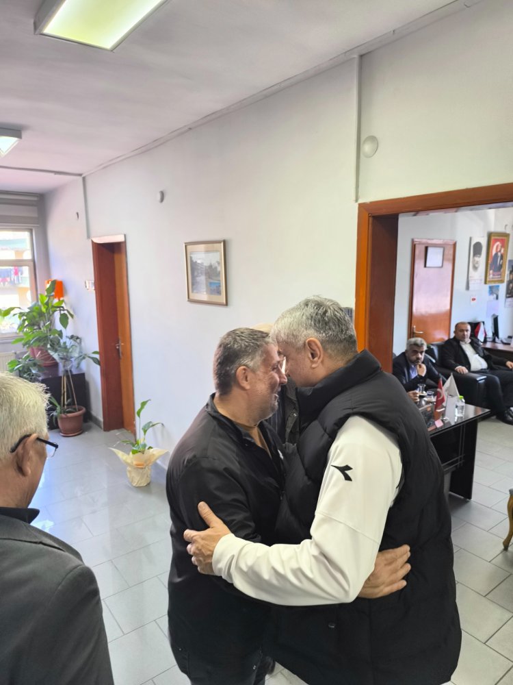 BELEDİYE BAŞKANIMIZ SADIK RECEP KARA VE MECLİS ÜYELERİMİZİ UMRE YOLCULUĞUNA UĞURLANDI