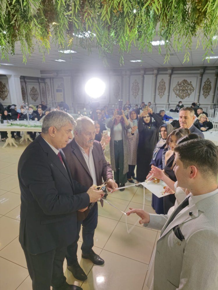 GENÇ CİFTLERİMİZE MUTLULUKLAR DİLİYORUZ...