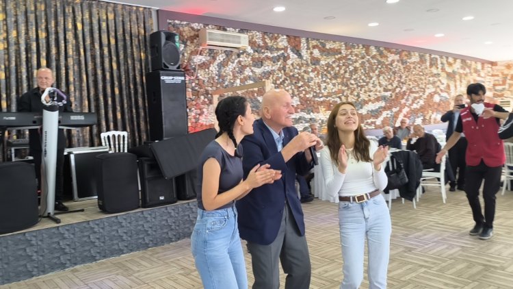 1 EKİM DÜNYA YAŞLILAR GÜNÜ KUTLU OLSUN