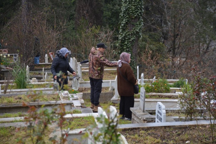 AREFE GÜNÜ KURAN-I KERİM VE MEVLİDİ ŞERİF PROGRAMI BELDE MEZARLIĞIMIZDA DÜZENLENDİ