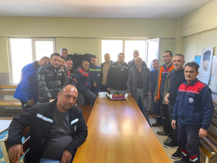 YENİ YAŞINDA MUTLULUKLAR DİLERİZ...