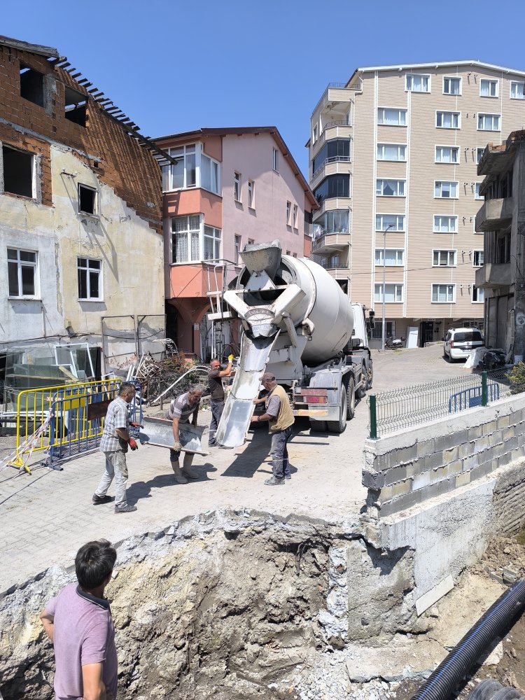 VESİLE DİKMEN İLKOKULU ALTYAPI ÇALIŞMALARINDA SONA YAKLAŞILDI