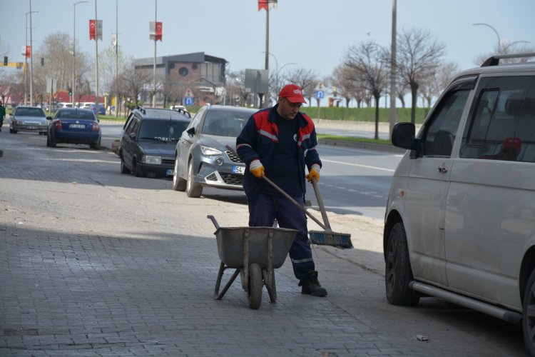 GÜLÜÇ BELEDİYESİ EKİPLERİ RAMAZAN BAYRAMI ÖNCESİNDE BELDEDE HUMMALI ÇALIŞMA BAŞLATTI