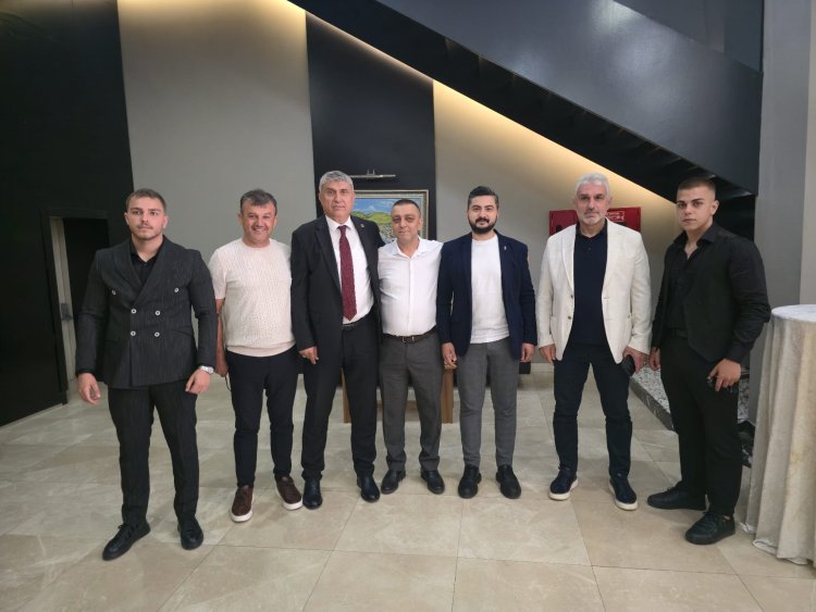 GENÇ ÇİFTİMİZE BİR ÖMÜR BOYU MUTLULUKLAR DİLERİZ