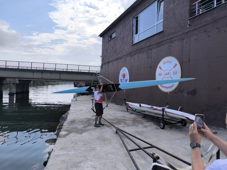 DOSTLUK RÜZGÂRLARI KÜREKLERE YANSIYOR!