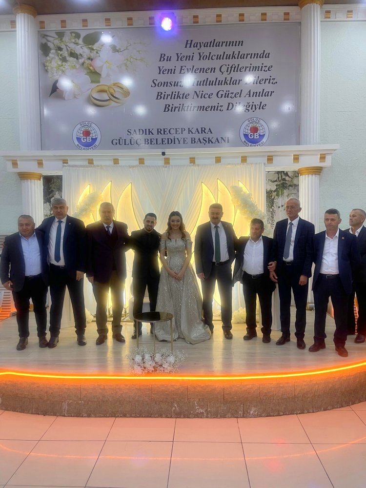 GENÇ ÇİFTİMİZE BİR ÖMÜR BOYU MUTLULUKLAR DİLERİZ