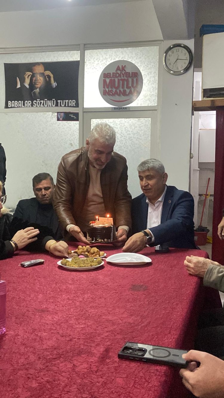 AK PARTİ GÜLÜÇ TEŞKİLATINDAN ANLAMLI KUTLAMA