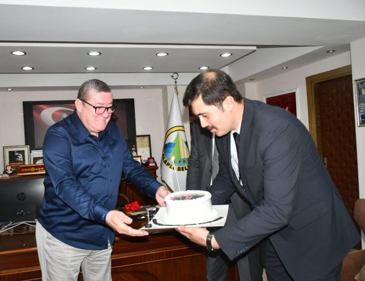 BELEDİYE BAŞKANIMIZDAN ANLAMLI DOĞUM GÜNÜ SÜRPRİZİ