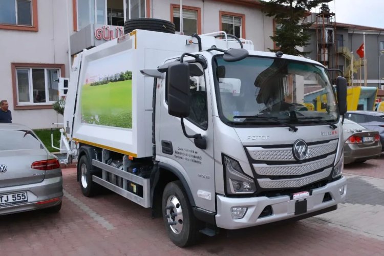 GÜLÜÇ BELEDİYESİNE YENİ ÇÖP KAMYONU HİBESİ