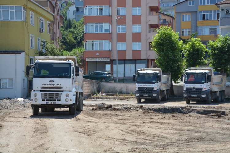 GÜLÜÇ VESİLE DİKMEN İLKOKULU SAHASINDA TEMEL ÇALIŞMALARI BAŞLADI!