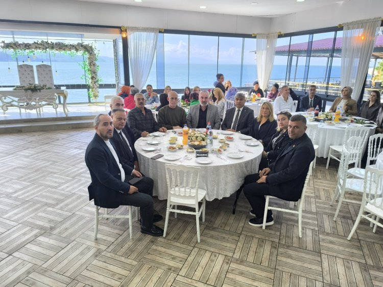 1 EKİM DÜNYA YAŞLILAR GÜNÜ KUTLU OLSUN