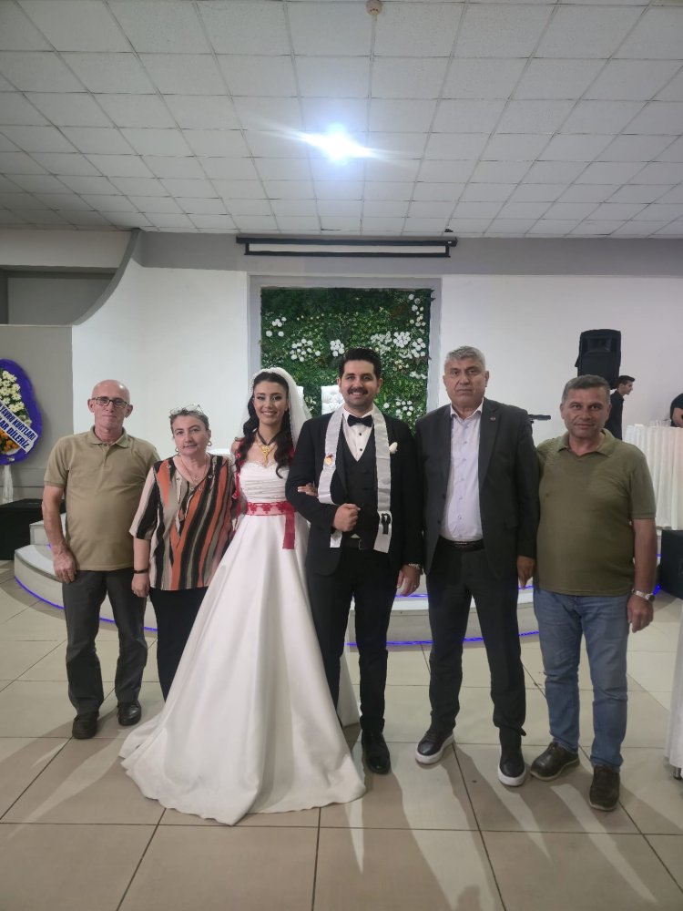 GENÇ ÇİFTİMİZE BİR ÖMÜR BOYU MUTLULUKLAR DİLERİZ