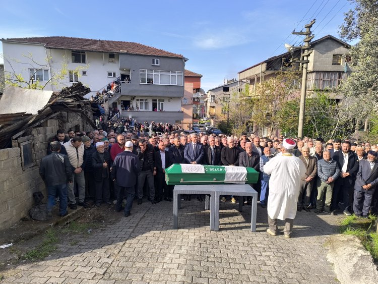 MERHUMA ALLAH'TAN RAHMET DİLİYORUZ...