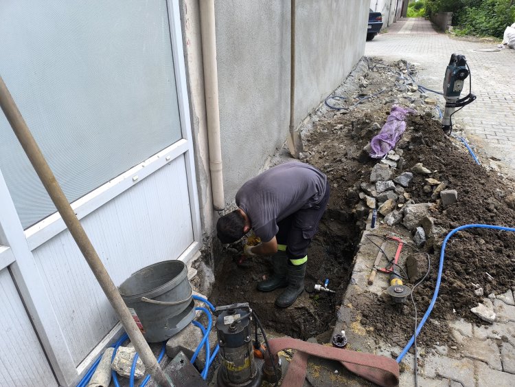 SAZLIK CADDESİ’NDE BAKIM-ONARIM ÇALIŞMASI NEDENİYLE SU KESİNTİSİ YAŞANMAKTADIR