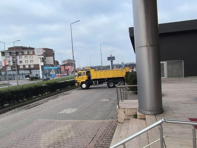 KİLİT PARKE TAŞ ÇALIŞMALARIMIZ ARALIKSIZ OLARAK DEVAM EDİYOR...
