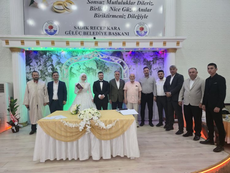 GENÇ ÇİFTİMİZE BİR ÖMÜR BOYU MUTLULUKLAR DİLERİZ