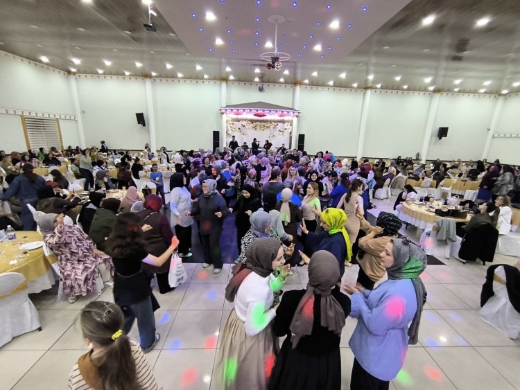 ANNELER GÜNÜ KUTLU OLSUN