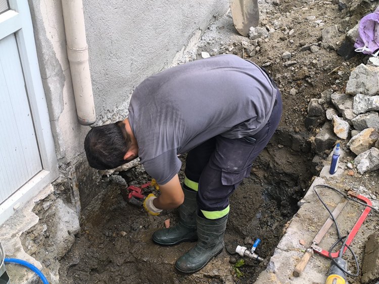 SAZLIK CADDESİ’NDE BAKIM-ONARIM ÇALIŞMASI NEDENİYLE SU KESİNTİSİ YAŞANMAKTADIR