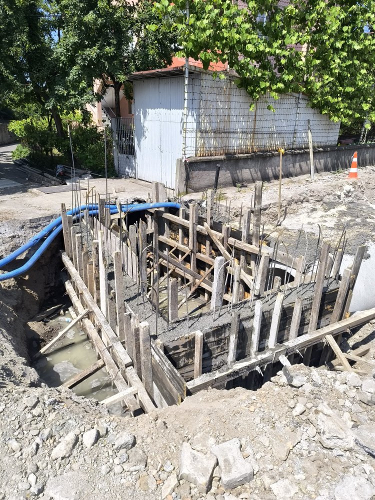 VESİLE DİKMEN İLKOKULU ALTYAPI ÇALIŞMALARINDA SONA YAKLAŞILDI