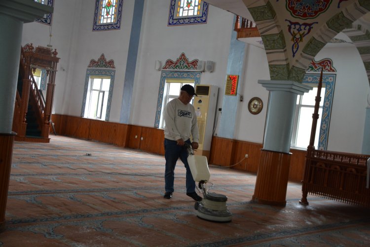 CAMİLERİMİZDE TEMİZLİK ÇALIŞMASI BAŞLATILDI