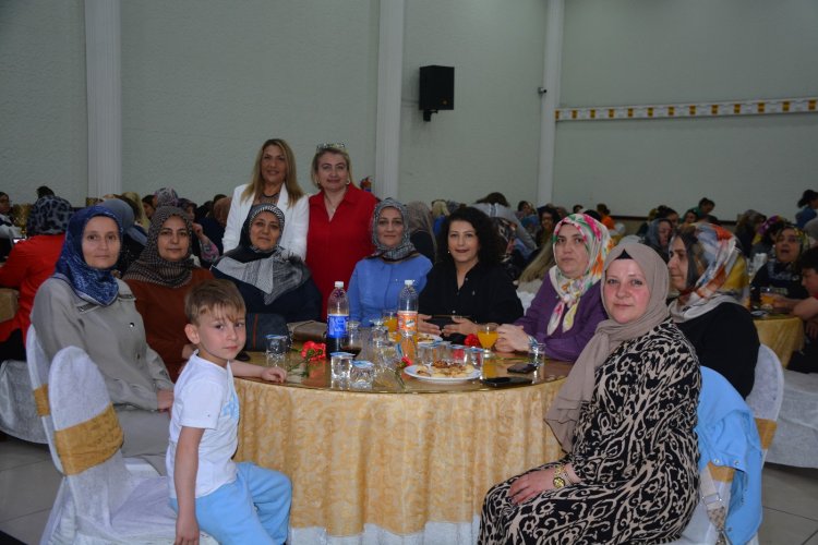 ANNELER GÜNÜ KUTLU OLSUN
