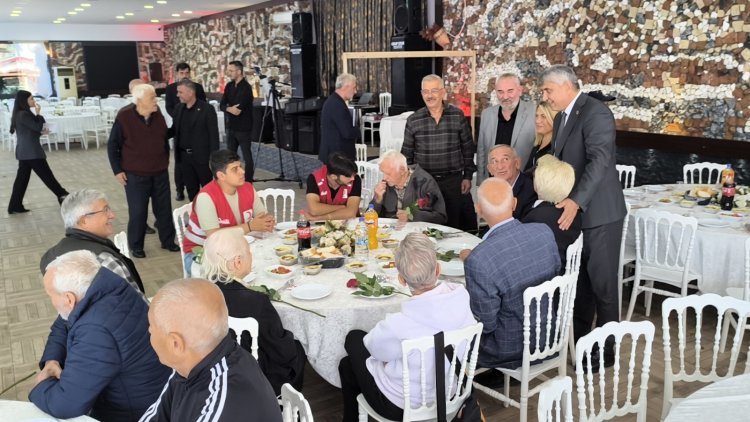 1 EKİM DÜNYA YAŞLILAR GÜNÜ KUTLU OLSUN