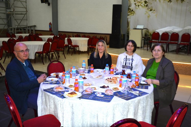 BELEDİYE BAŞKANIMIZ SADIK RECEP KARA BELEDİYE PERSONELLERİ İLE İFTAR PROGRAMINDA BİR ARAYA GELDİ...