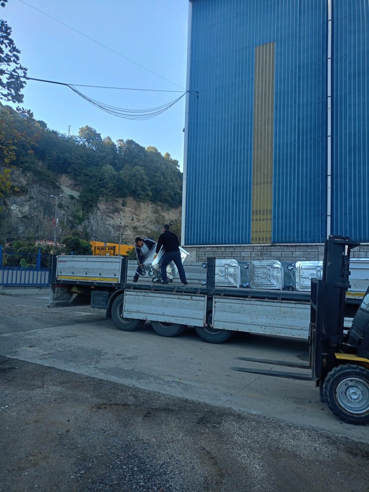 GÜLÜÇ BELEDİYESİ’NE 265 ADET YENİ ÇÖP KONTEYNERİ!