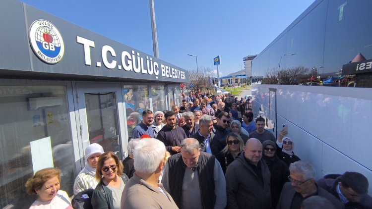 BELEDİYE BAŞKANIMIZ SADIK RECEP KARA VE MECLİS ÜYELERİMİZİ UMRE YOLCULUĞUNA UĞURLANDI