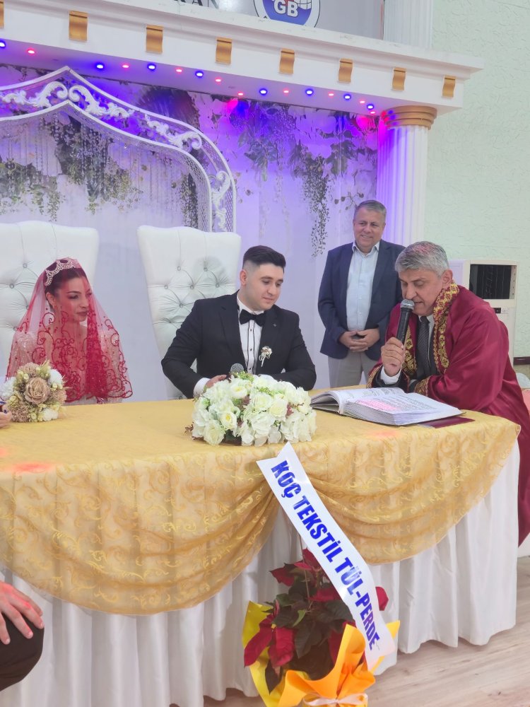GENÇ ÇİFTİMİZE BİR ÖMÜR BOYU MUTLULUKLAR DİLERİZ
