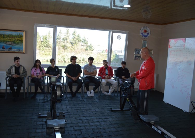 BÜLENT ECEVİT ÜNİVERSİTESİ ÖĞRENCİLERİNE YÖNELİK KANO KÜREK EĞİTİMLERİMİZ DEVAM EDİYOR...