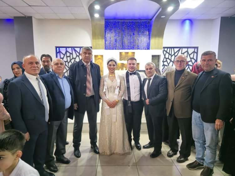 GENÇ ÇİFTLERİMİZE BİR ÖMÜR BOYU MUTLULUKLAR DİLERİZ...