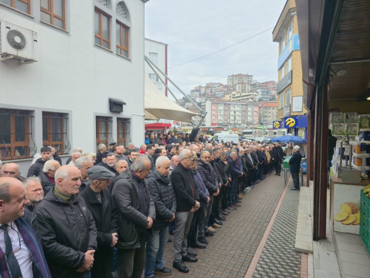 Cenaze Merasimine katılım sağladık...