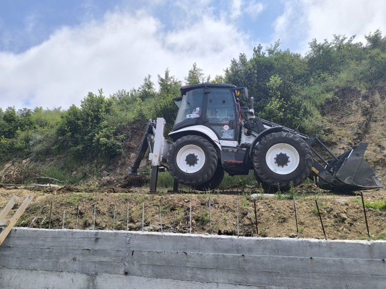 GÜLÜÇ BELEDİYESİ MİLLET BAHÇESİNDE ÇALIŞMALARIMIZ ARALIKSIZ OLARAK DEVAM EDİYOR...