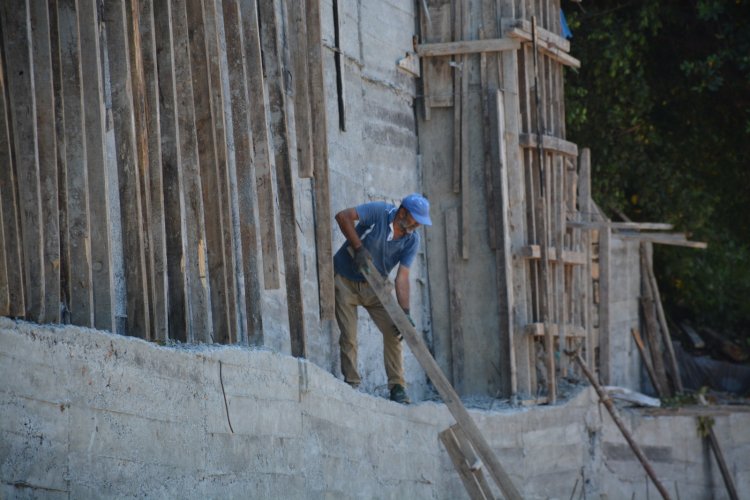 KORUİÇİ SOKAK’TA 35 YILLIK SORUN TARİH OLUYOR!