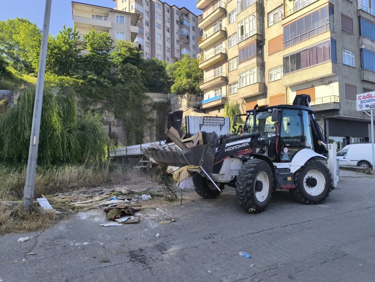 GÜLÜÇTE TEMİZLİK ÇALIŞMALARIMIZ ARALIKSIZ OLARAK DEVAM EDİYOR...