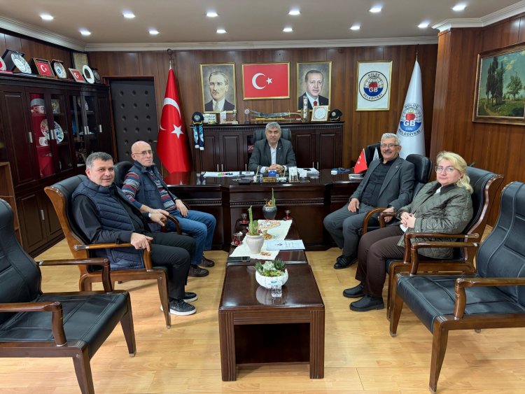 BELEDİYE BAŞKANIMIZ SADIK RECEP KARA VE MECLİS ÜYELERİMİZİ UMRE YOLCULUĞUNA UĞURLANDI