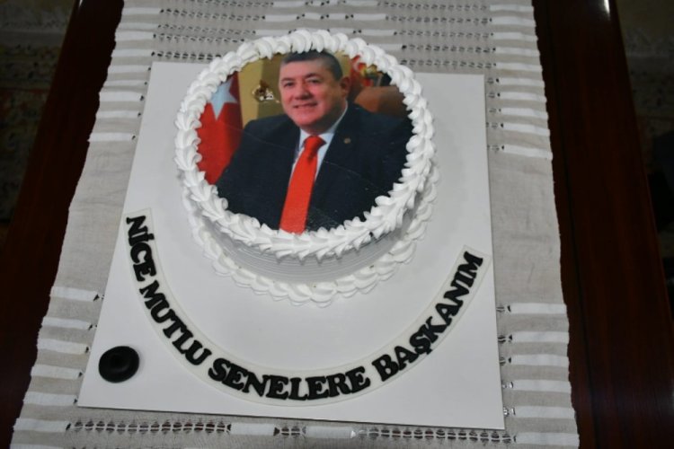 BELEDİYE BAŞKANIMIZDAN ANLAMLI DOĞUM GÜNÜ SÜRPRİZİ