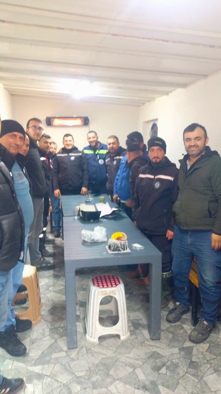 BELEDİYE BAŞKANIMIZ SADIK RECEP KARA TAYFUN KARAMAN'IN DOĞUM GÜNÜNÜ UNUTMADI...
