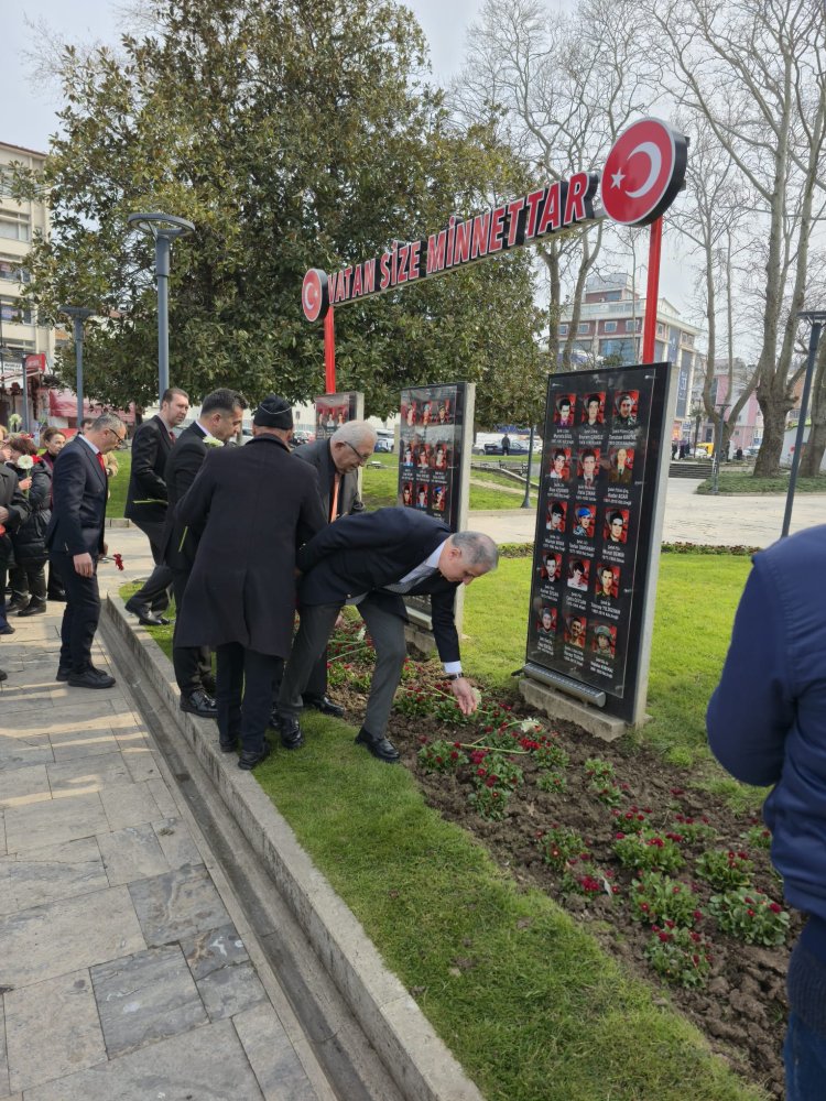 18 Mart Çanakkale Zaferi ve Şehitleri Anma Günü kapsamında Kdz. Ereğli Atatürk Anıtı önünde düzenlenen çelenk sunma törenine katılım sağladık.