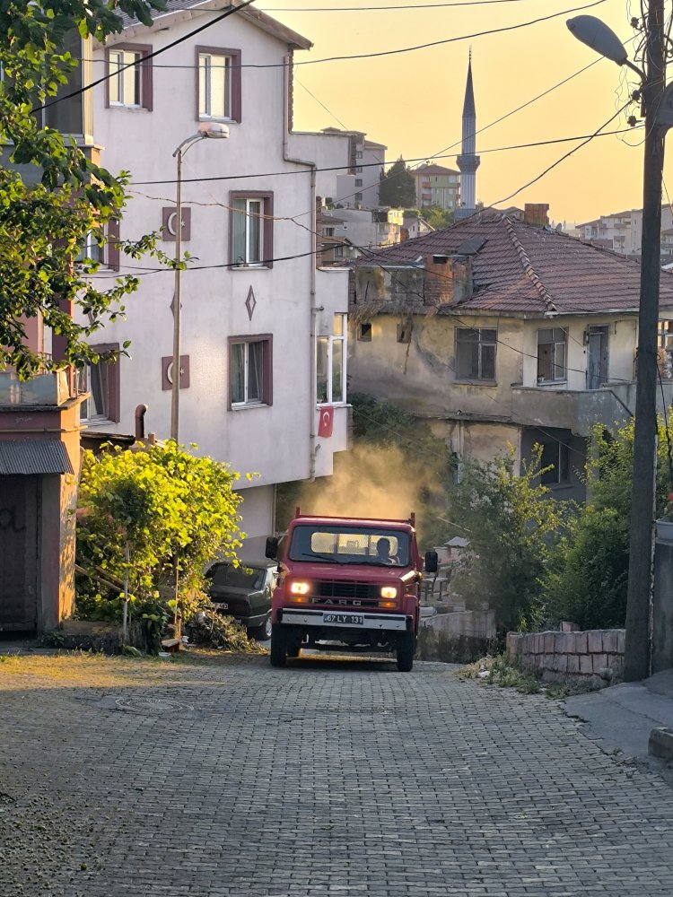 GÜLÜÇ'TE İLAÇLAMA ÇALIŞMALARI ARALIKSIZ OLARAK DEVAM EDİYOR....