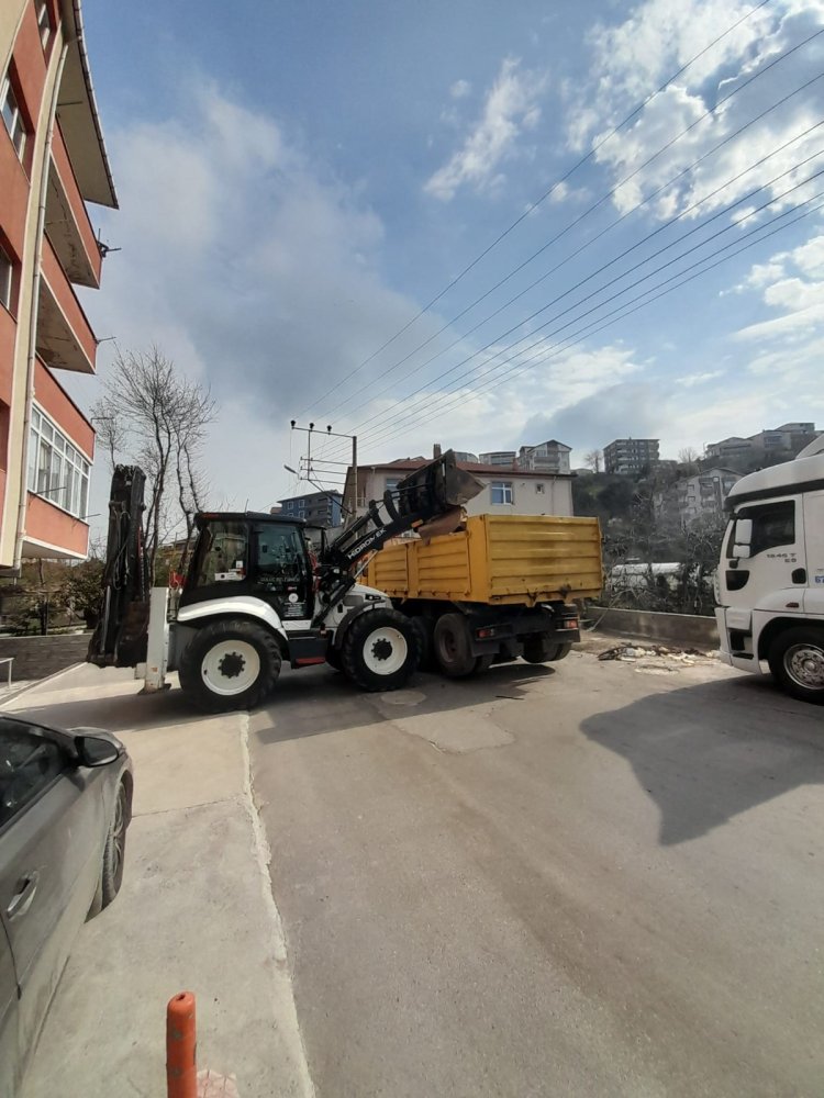 BELDEMİZDE TEMİZLİK ÇALIŞMALARI ARALIKSIZ OLARAK DEVAM EDİYOR...